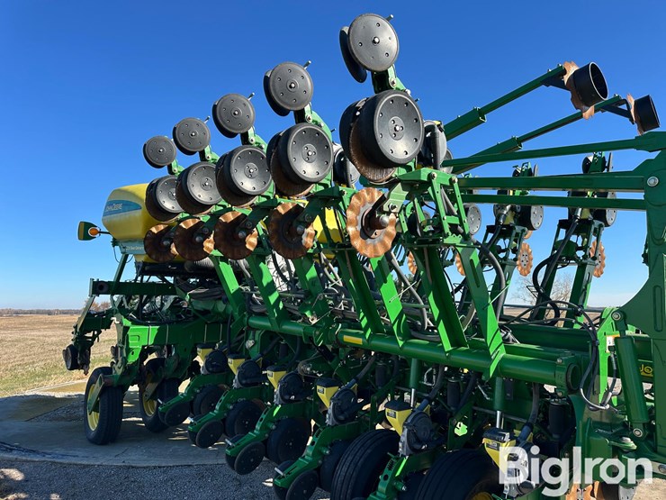 2010-john-deere-1790-ccs-image-18