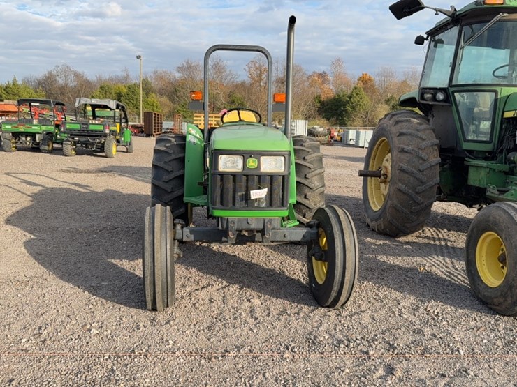 john-deere-5205-image-2