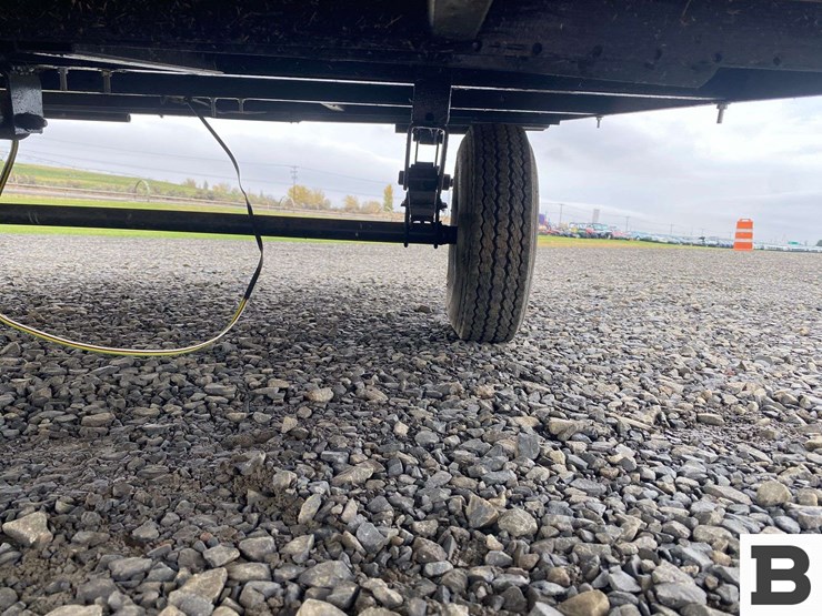 two-place-snowmobile-trailer-image-12