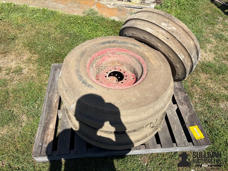 9.5l-15-tires-on-6x6-bolt-rims-image-2