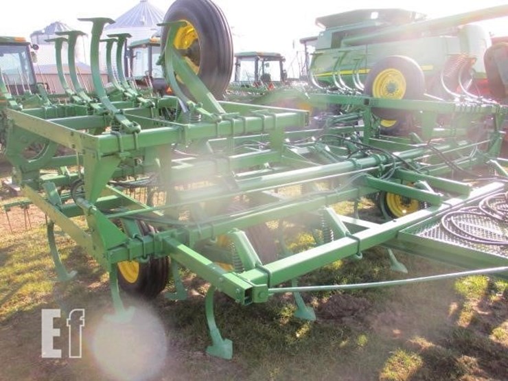 john-deere-1100-image-4