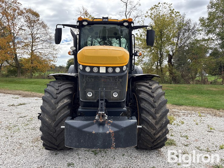 2022-jcb-8330-4wd-tractor-image-2
