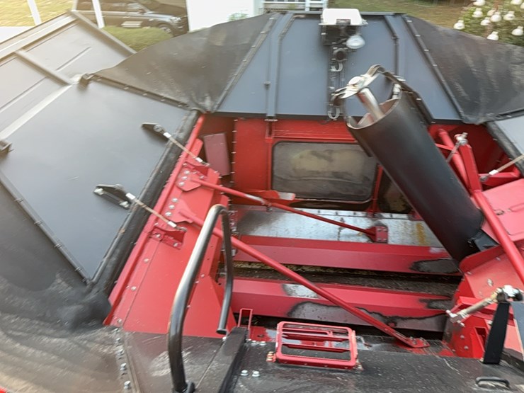 2018-case-ih-8240-image-79