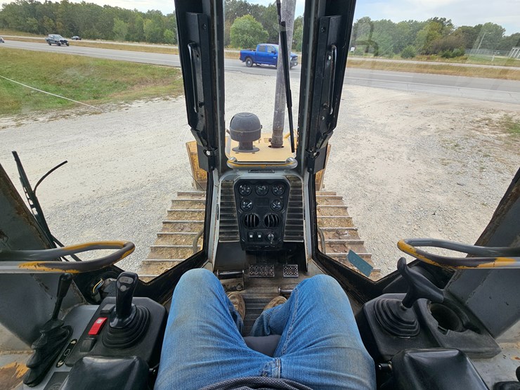 2002-caterpillar-d5g-xl-image-34