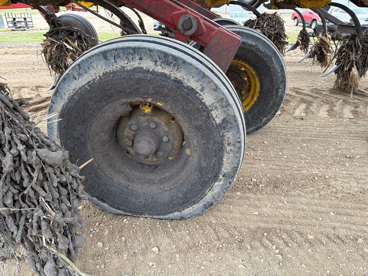 2014-bourgault-9400-image-16