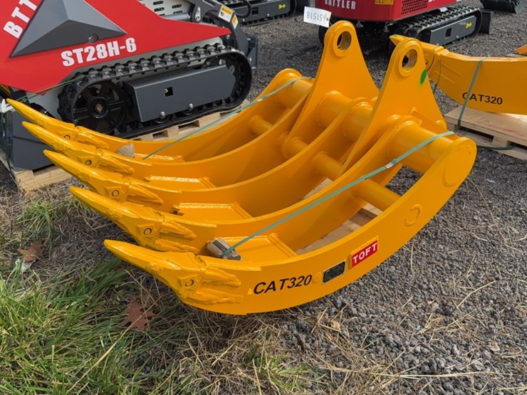 caterpillar-320-image-3