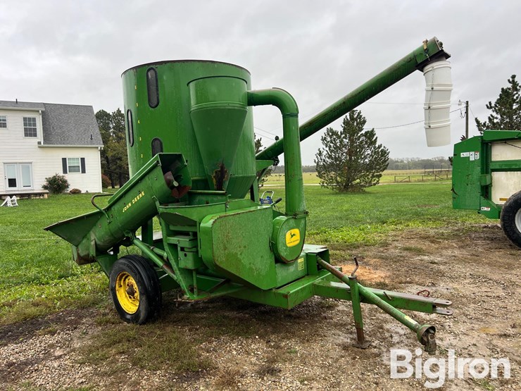 john-deere-400-image-3
