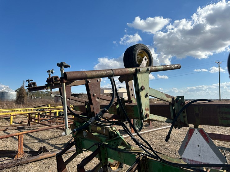 john-deere-845-image-18