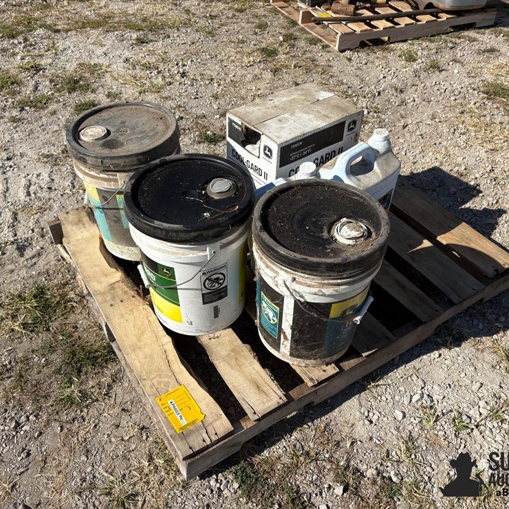 Misc Pallet Of John Deere Fluids