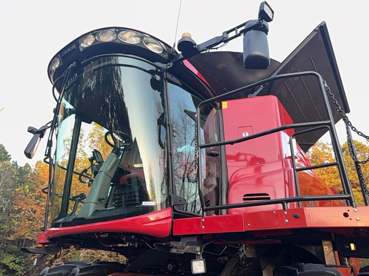 2018-case-ih-8240-image-42