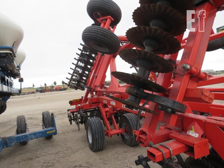 2012-kuhn-krause-8000-30-image-3