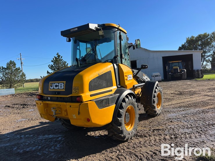 2022-jcb-409-image-5