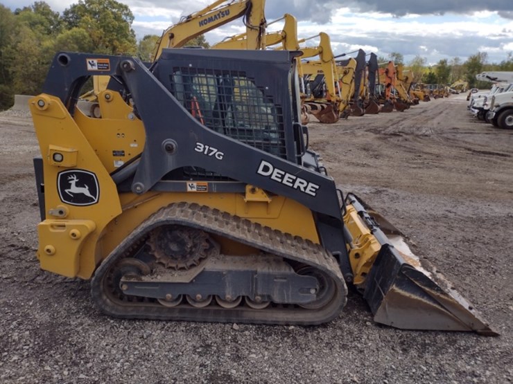 deere-317g-image-3