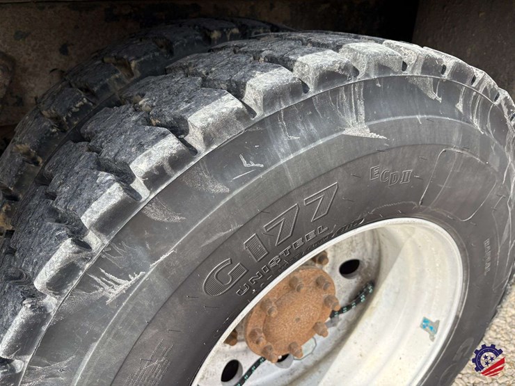 2009-kenworth-t800-image-15