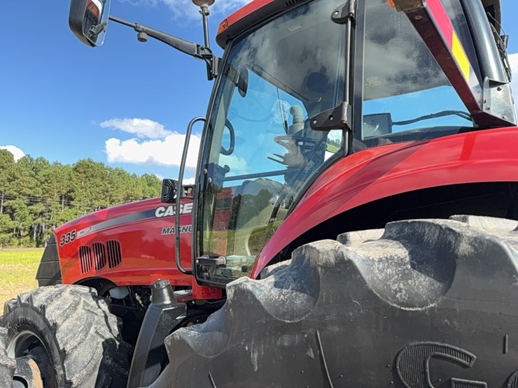 case-ih-magnum-335-image-41