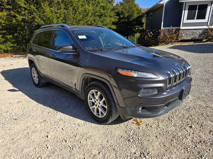 2016-jeep-cherokee-image-30