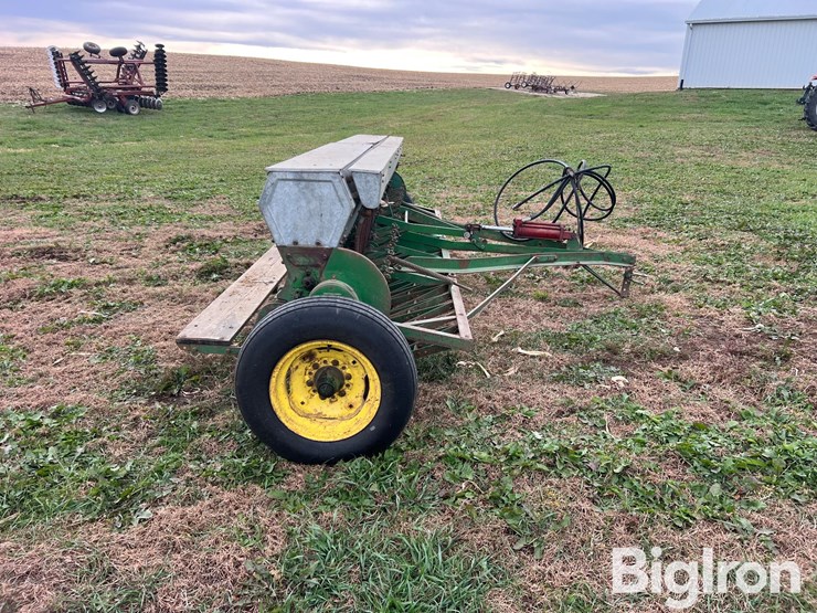 john-deere-b-image-4