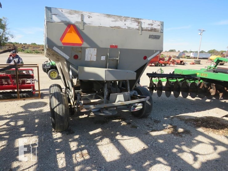 wil-mar-fertilizer-spreader-image-3