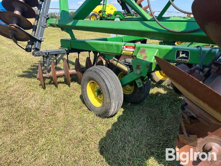 john-deere-630-image-17