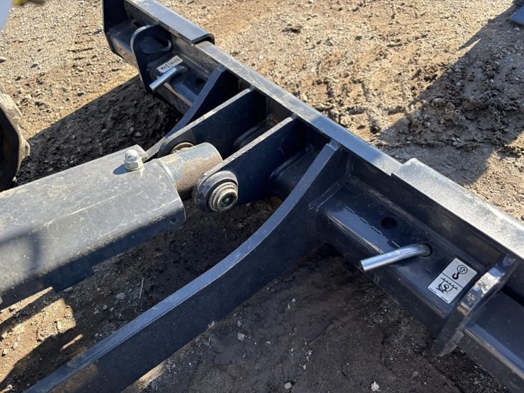 2022-bobcat-e10e-hydraulic-excavator-image-11