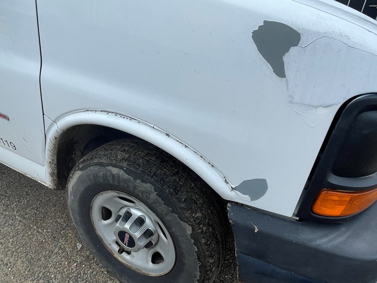 #1064-•-2012-gmc-savana-1-ton-van-(has-wi-title)-image-15