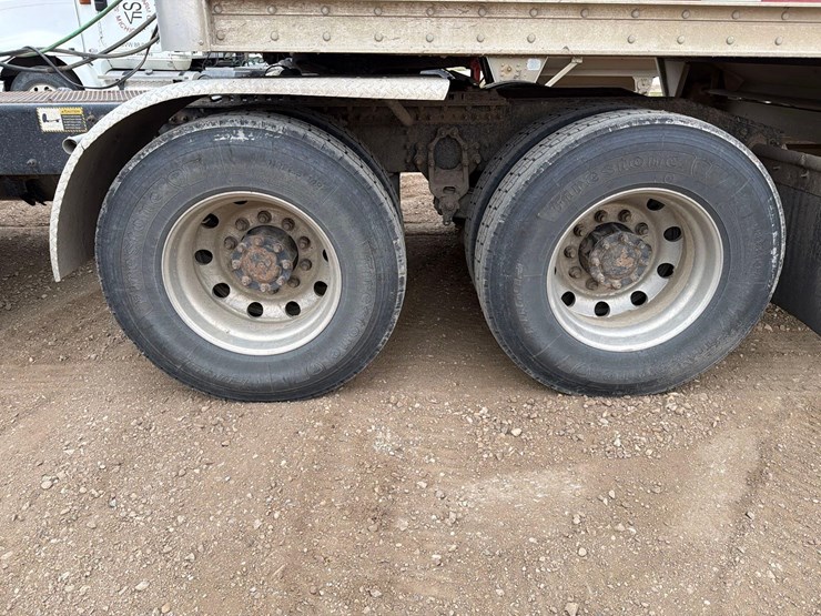 2014-mack-cxu613-semi-image-7