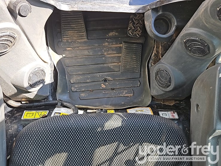 2022-caterpillar-299d3-xe-image-22