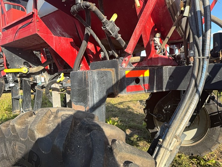 case-ih-3185-patriot-sprayer-image-69