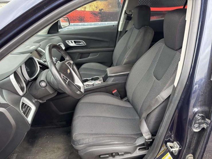 2015-chevrolet-equinox-lt-image-12