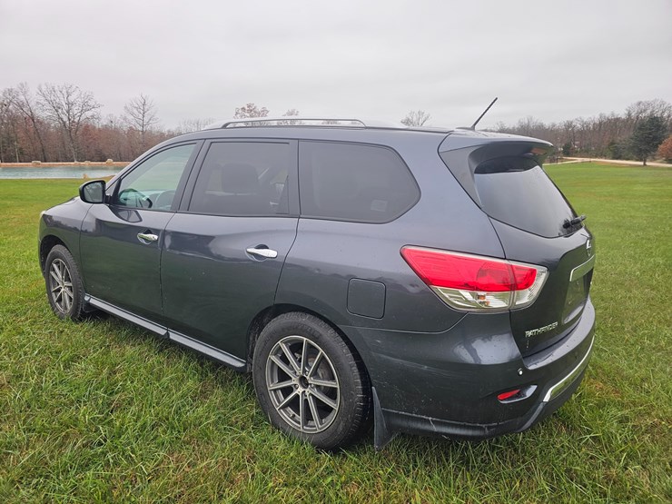 2013-nissan-pathfinder-image-8