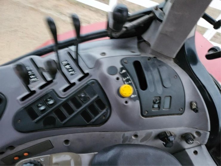 case-ih-mxu100-image-34