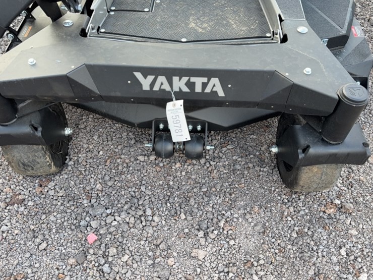 #3076-•-yakta-yxr-710-zero-turn-lawn-mower-image-4