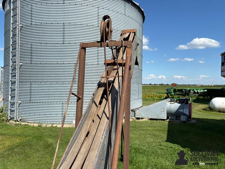 john-deere-paddle-elevator-image-11