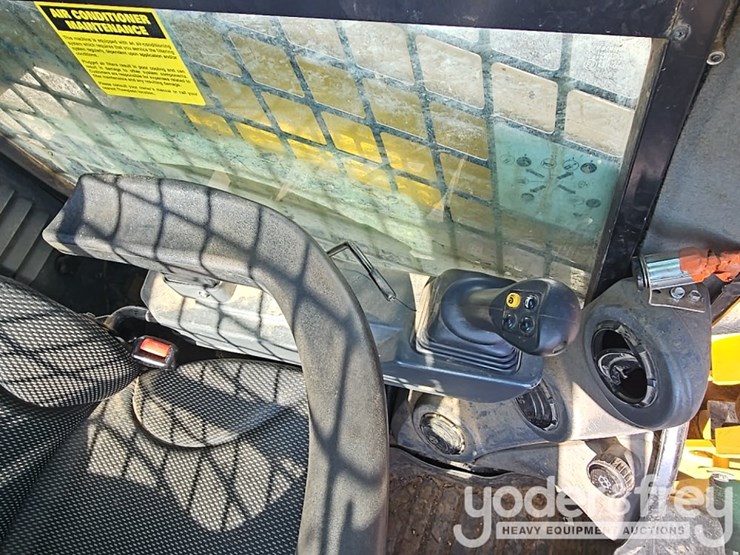 2023-caterpillar-299d3-xe-image-29