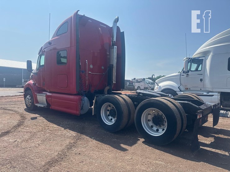 2010-peterbilt-387-image-5