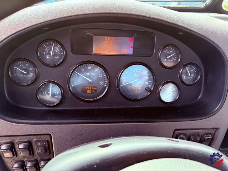 2012-peterbilt-337-image-81