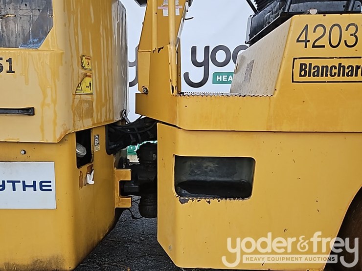 2011-caterpillar-cb34b-image-17