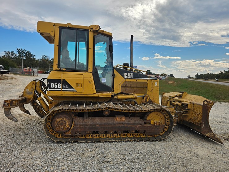 2002-caterpillar-d5g-xl-image-15