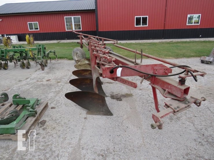 international-710-image-1