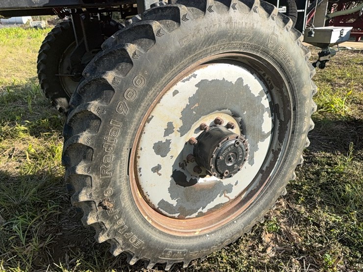 case-ih-3185-patriot-sprayer-image-89