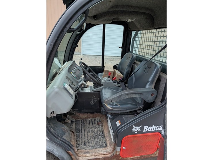 2009-bobcat-5600-toolcat-image-15