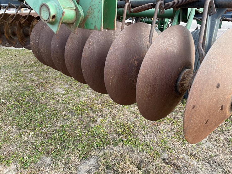 john-deere-235-image-7