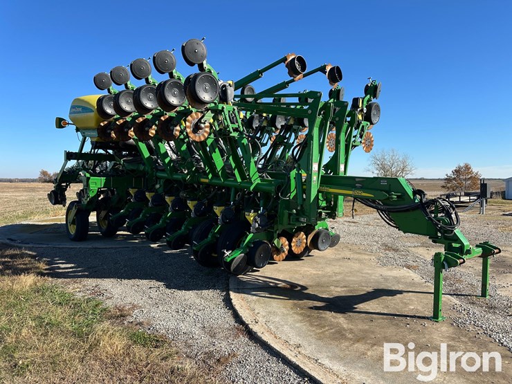 2010-john-deere-1790-ccs-image-3