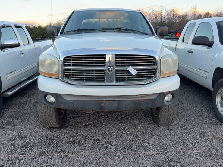 2006-dodge-1500-image-2