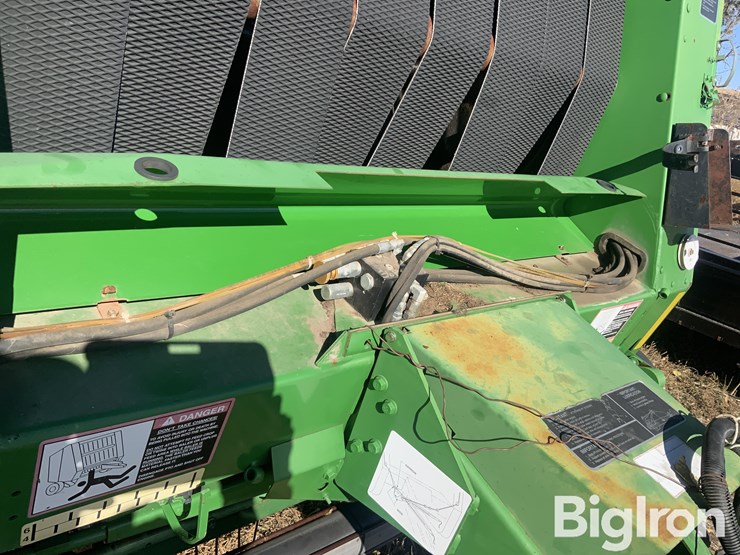 2012-john-deere-568-image-16