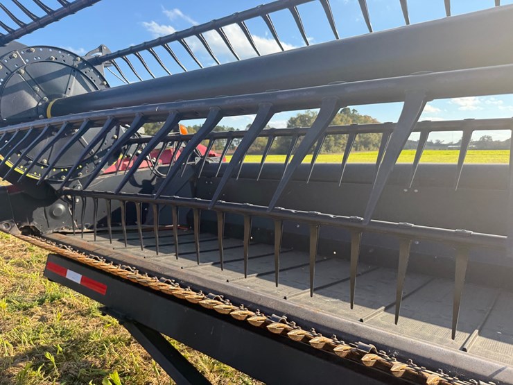 2014-macdon-40-foot-flex-draper-head----header-cart-not-included-image-37