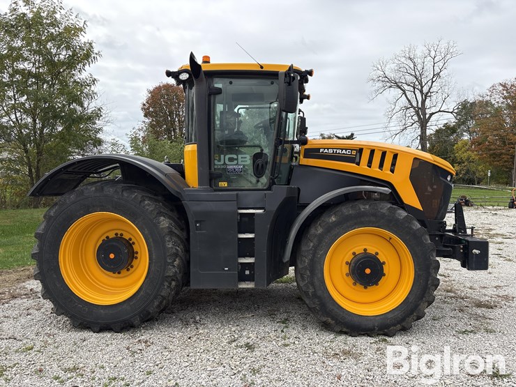2022-jcb-8330-4wd-tractor-image-4