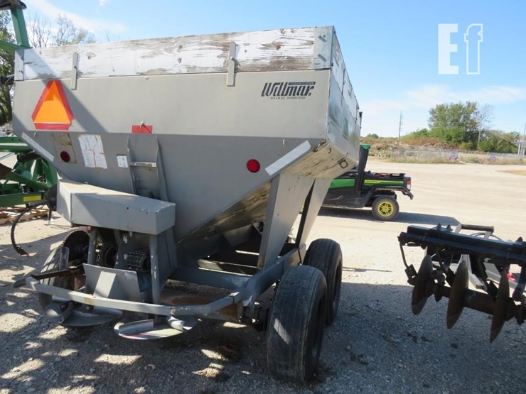 wil-mar-fertilizer-spreader-image-2