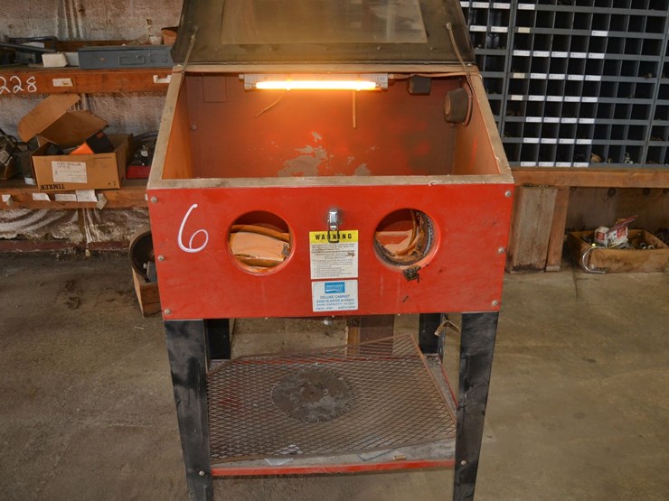 northern-40lb-deluxe-cabinet-sand-blaster-image-2