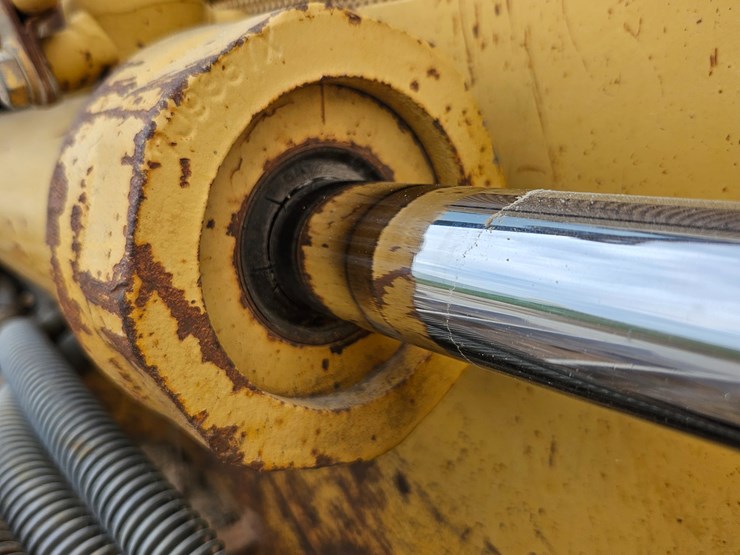 2002-caterpillar-d5g-xl-image-87